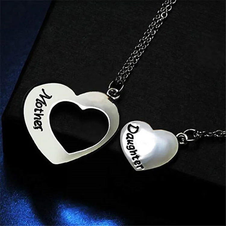 2 Pcs/set Mother and Daughter Heart-Shaped Hollow Female Pendant Necklace for Women Girls Fashion Family Love Mother's Day Gift