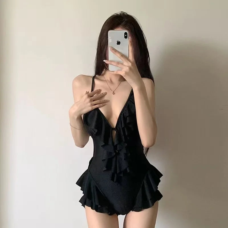 Fashionable Korean style women's one-piece swimsuit, push-up and backless, perfect for sexy girls, students, beach vacations