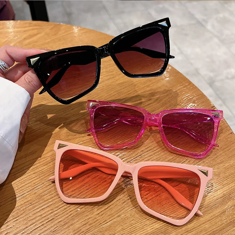New in Y2K Irregular Cat Eye Sunglasses Women For Men Vintage Sun Glasses Luxury Brand Designer Punk Pink Colorful Rivet Shades