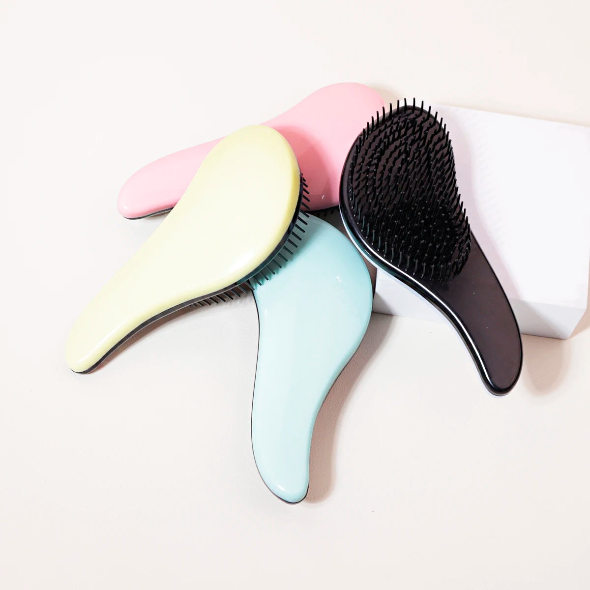 Wholesale massage brush brush shower winding wet hair curly brush salon hairdressing tool massage Special for real hair wigs